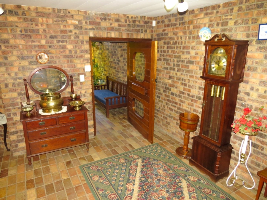 4 Bedroom Property for Sale in Heuwelsig Free State